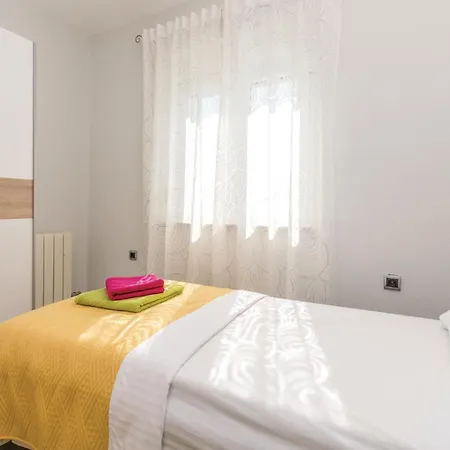 2 Bedroom Gorgeous In *