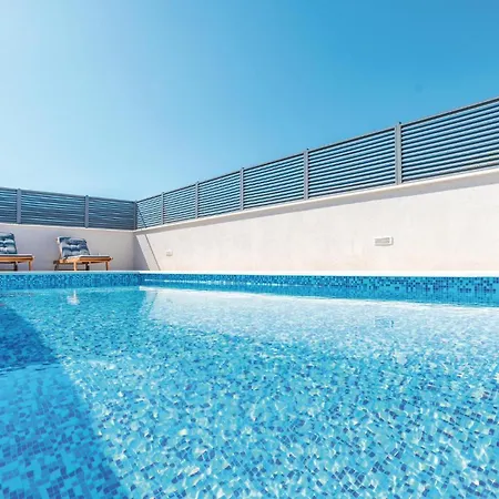 펜션 2 Bedroom Gorgeous In