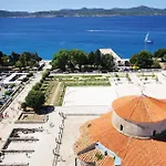 2 Bedroom Gorgeous In Vakantiehuis Zadar