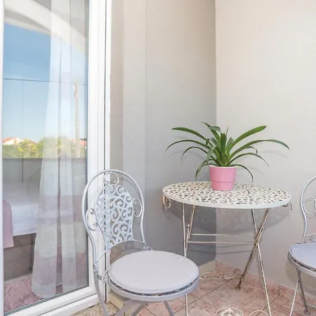 2 Bedroom Gorgeous In * Задар