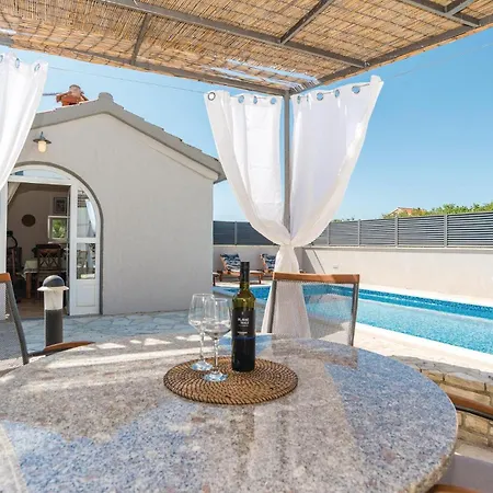 2 Bedroom Gorgeous In Zadar