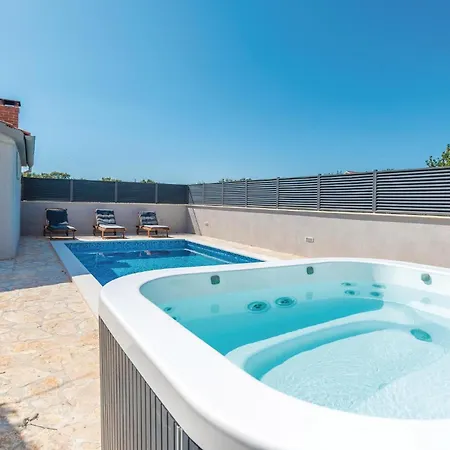 2 Bedroom Gorgeous In * Zara