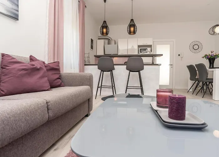 בית נופש 2 Bedroom Gorgeous In