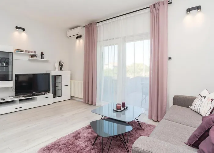 2 Bedroom Gorgeous In בית נופש *