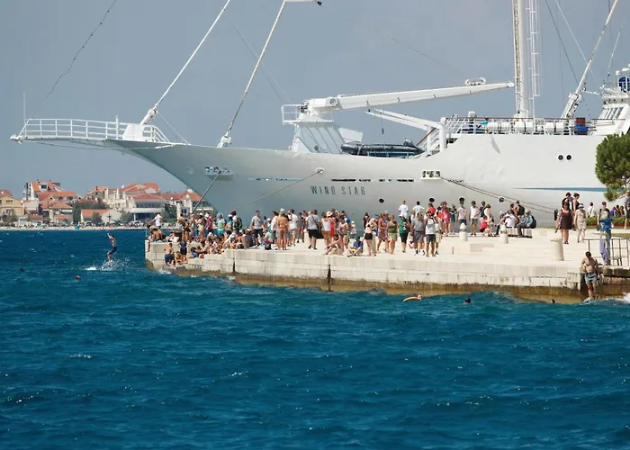 2 Bedroom Gorgeous In Semesterbostad