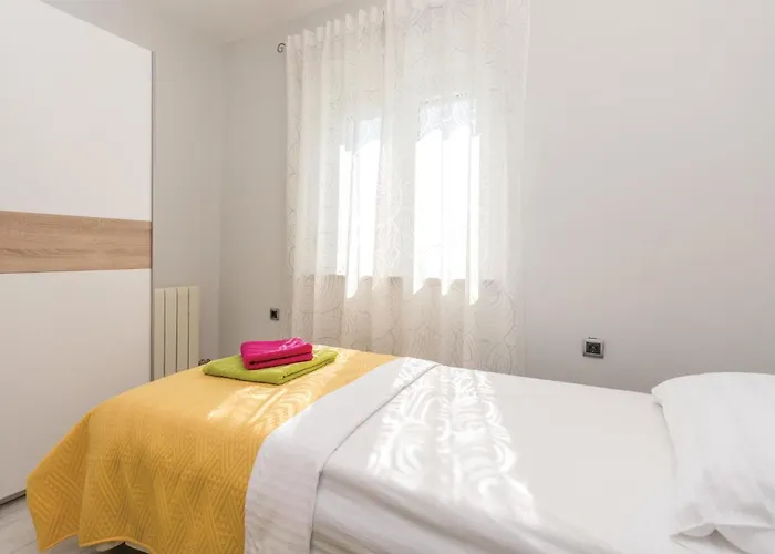 2 Bedroom Gorgeous In *