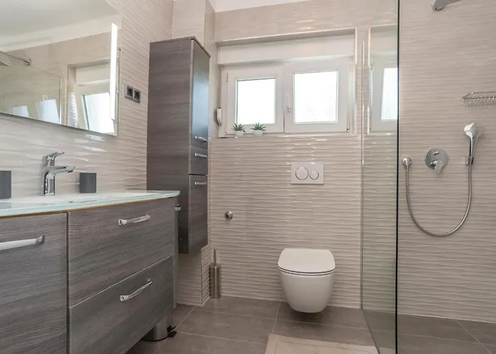 2 Bedroom Gorgeous In