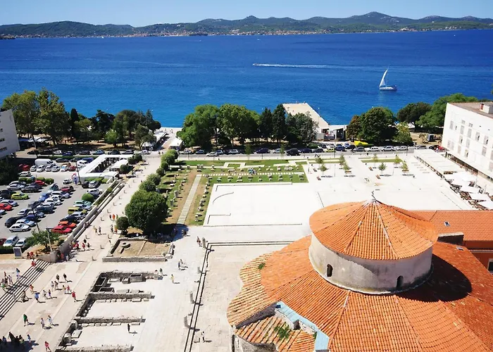 2 Bedroom Gorgeous In Semesterbostad Zadar