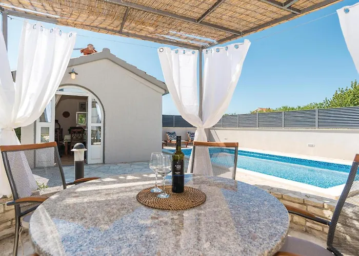 2 Bedroom Gorgeous In Zadar