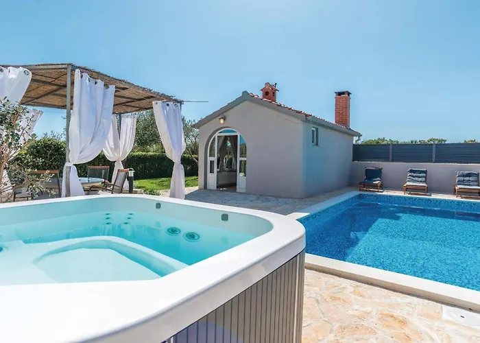 Semesterbostad 2 Bedroom Gorgeous In *